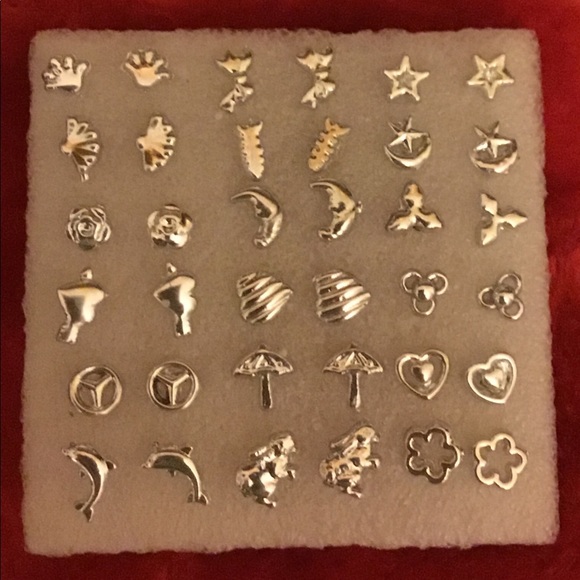 Last One NIB 18 Sterling Silver Childrens Earrings - Picture 2 of 4